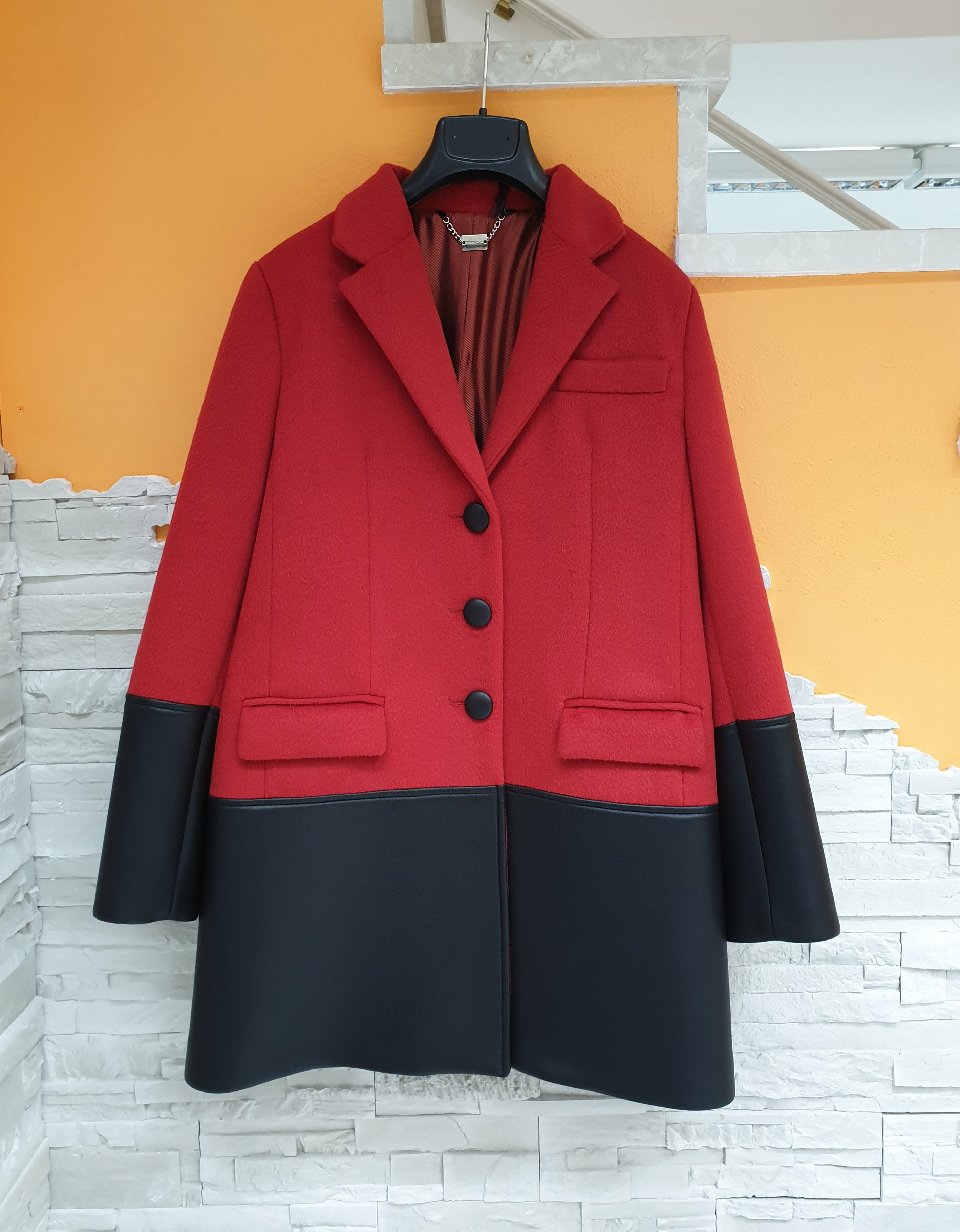 Cappotto rosso inserti ecopelle