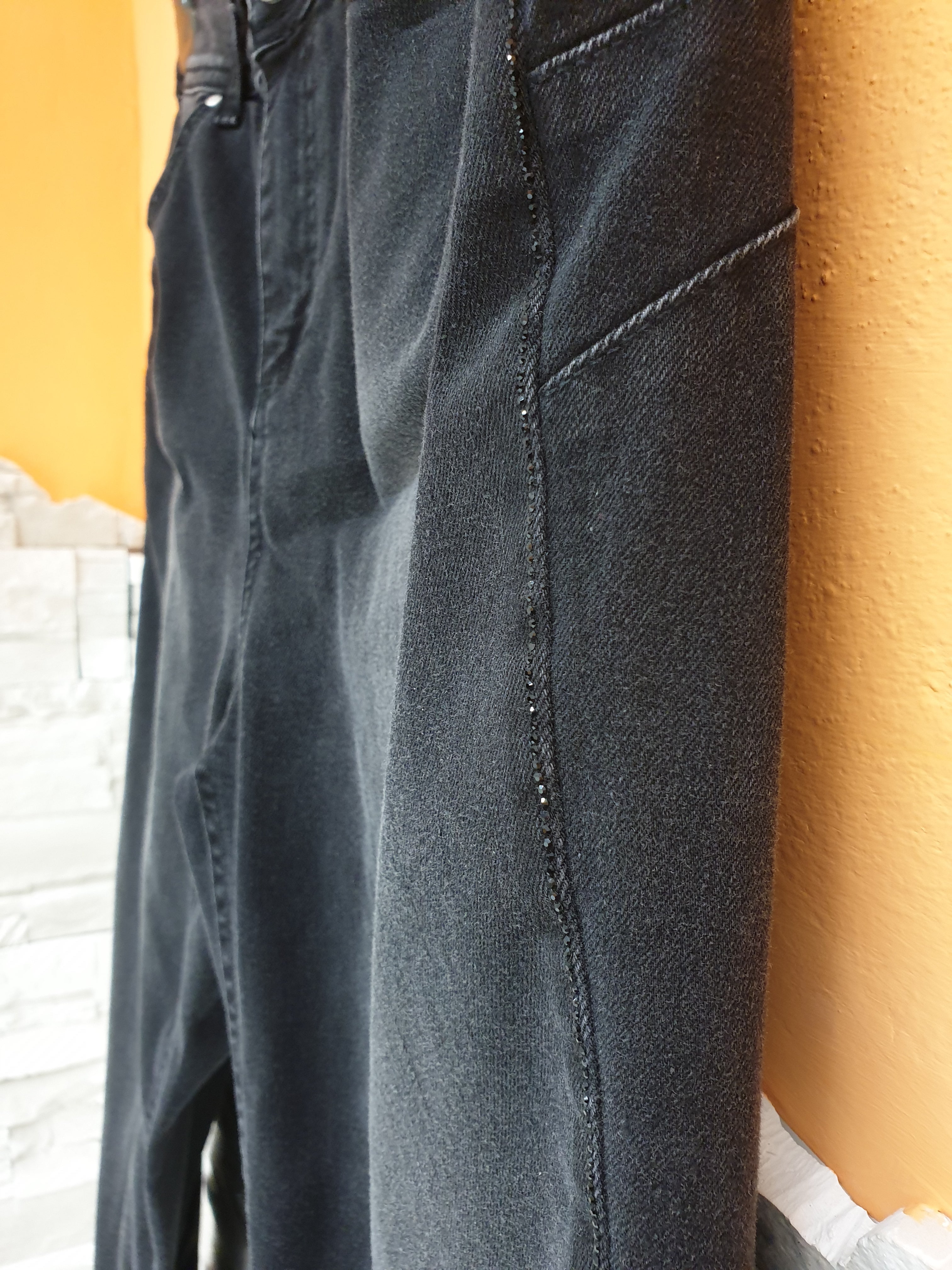 Jeans nero profilo strass CURVY